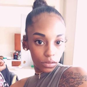 Meet your Posher, Gates